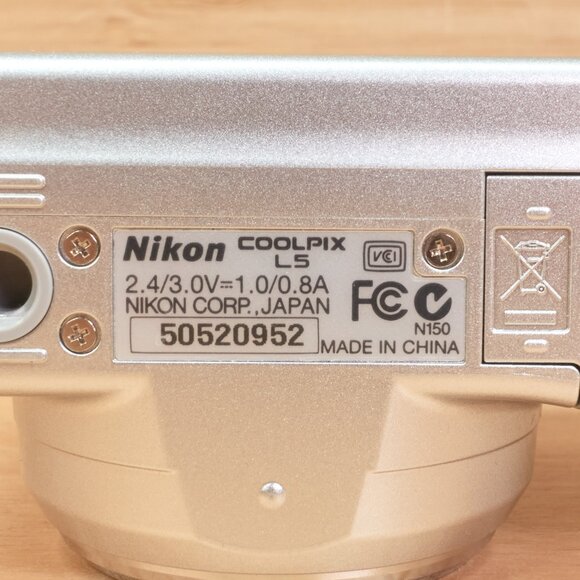 Nikon Coolpix L5 / 7.2MP Camera / 5x Zoom / VR Stabilized / Compact Digital - Picture 7 of 7